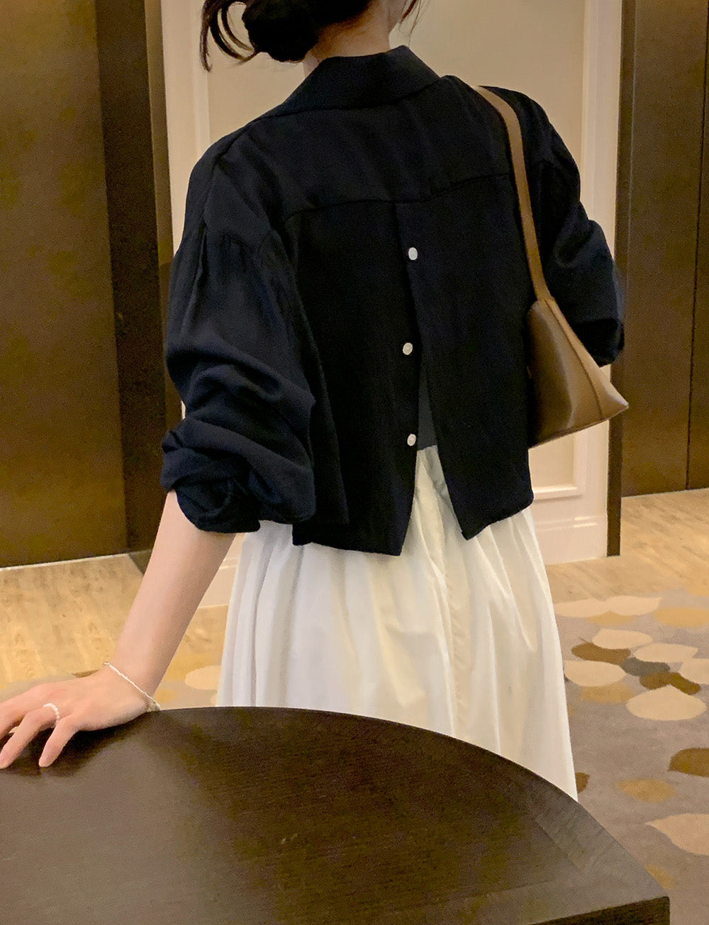 【F01212】早春小眾後背開叉設計長袖短版襯衫250113