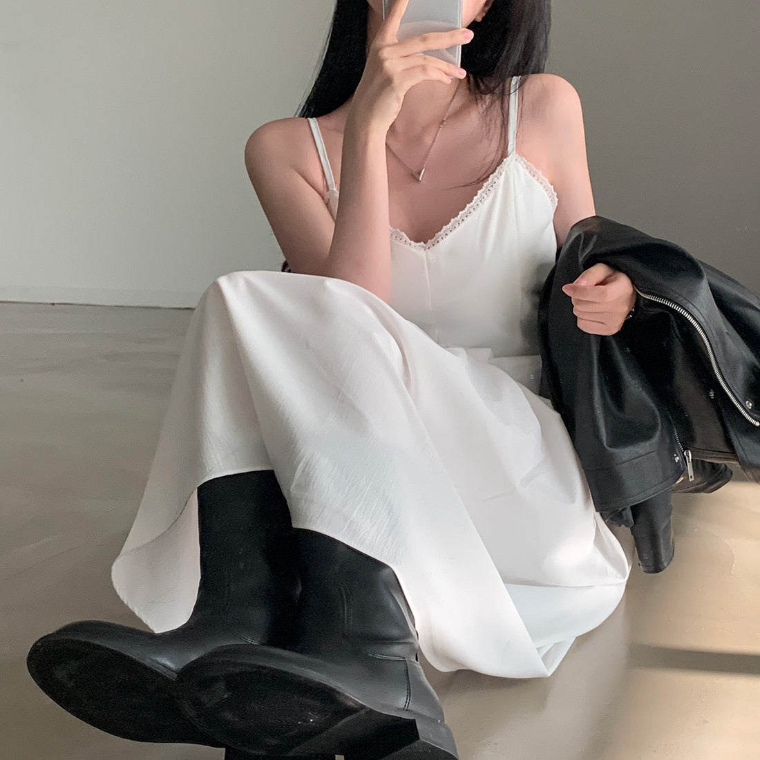 【F60194】韓國法式氣質温柔簡約蕾絲壓褶吊帶洋裝250225