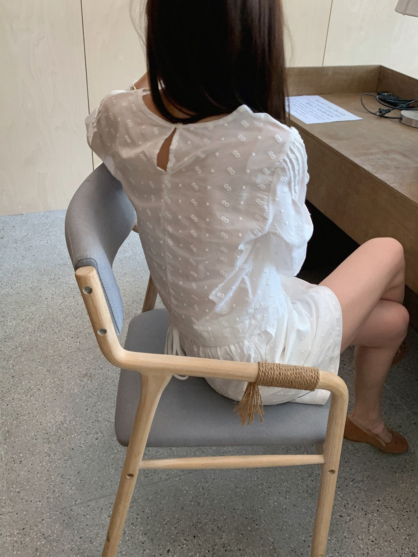 【F60249】實拍法式復古刺繡花朵重工綁帶壓褶襯衫+高腰短褲250304