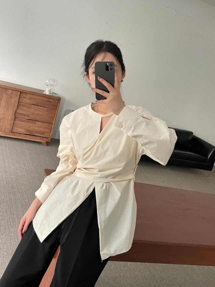 【F034281】春夏韓國設計款不規則鏤空開叉長袖襯衫250325