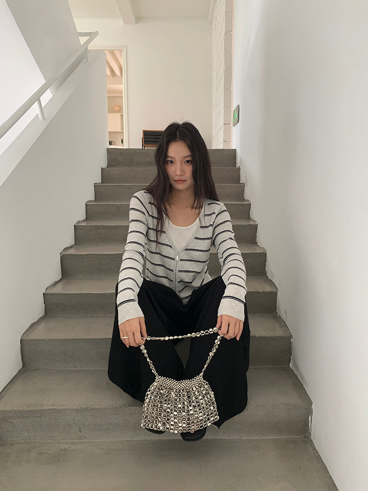 【L2771】實拍V領條紋假兩件雙開頭針織衫(6%美麗諾羊毛)250825