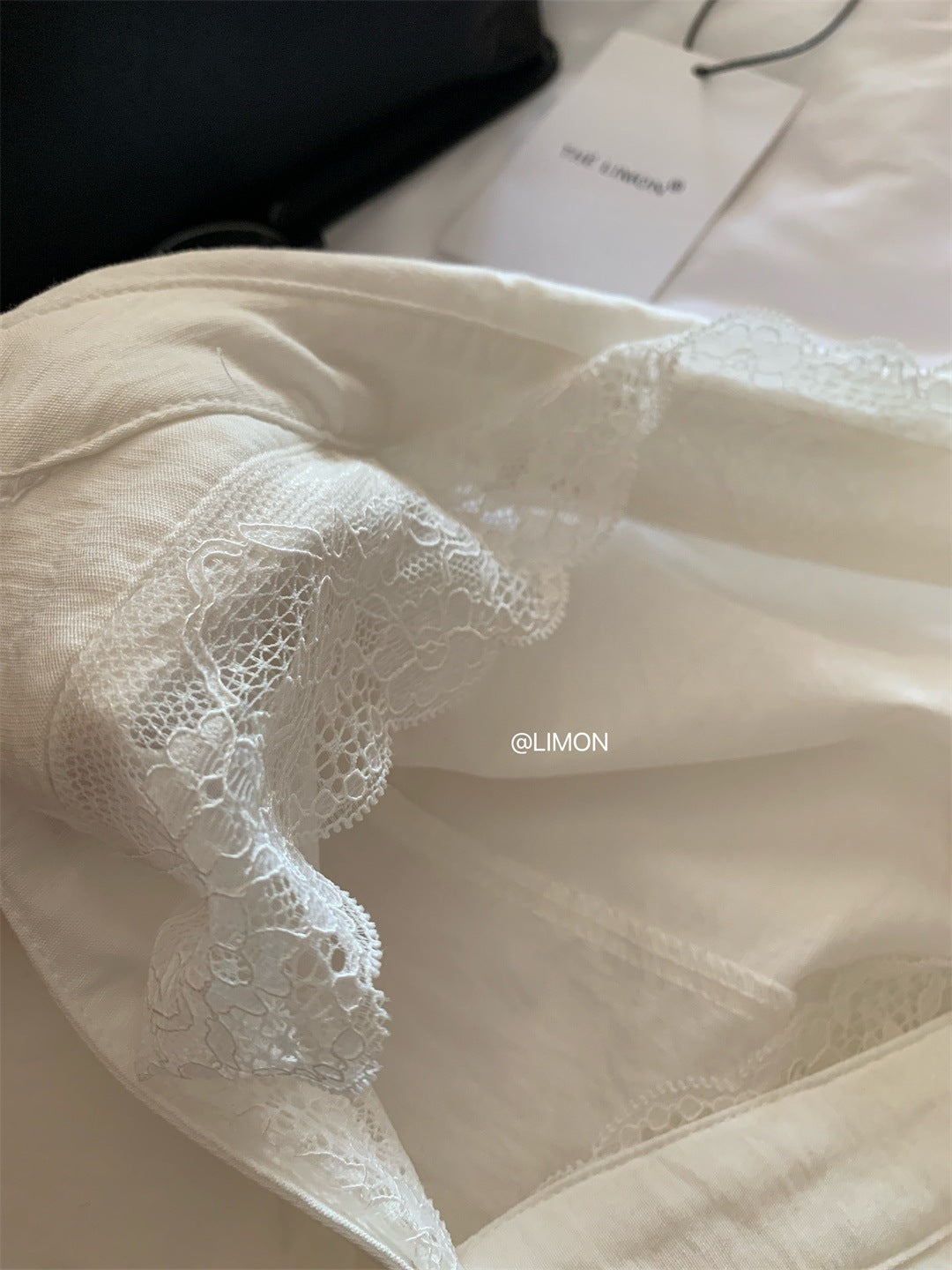 【L8133】實拍檸檬休閒法式蕾絲V領寬鬆長袖襯衫250414