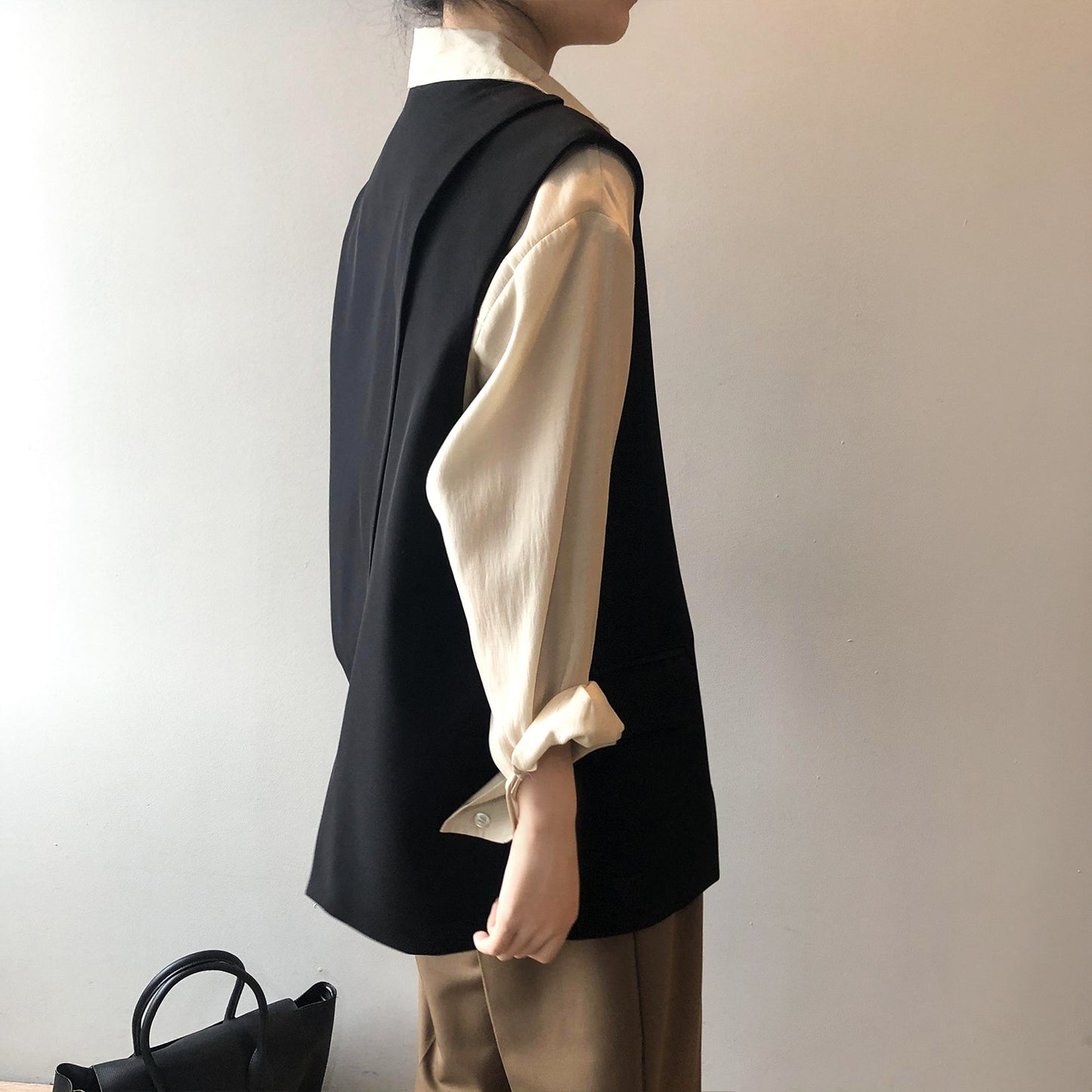 【Y80089】實拍夏春韓版V領無袖寬鬆背後開叉西裝背心YY25早春