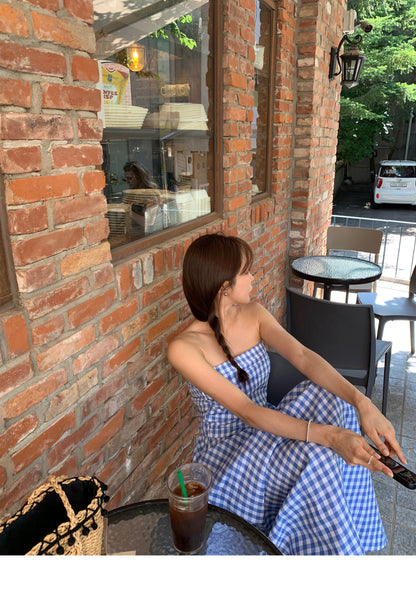 【F60624】復古度假氛圍🌴甜美平口設計感抓皺收腰格紋洋裝260609