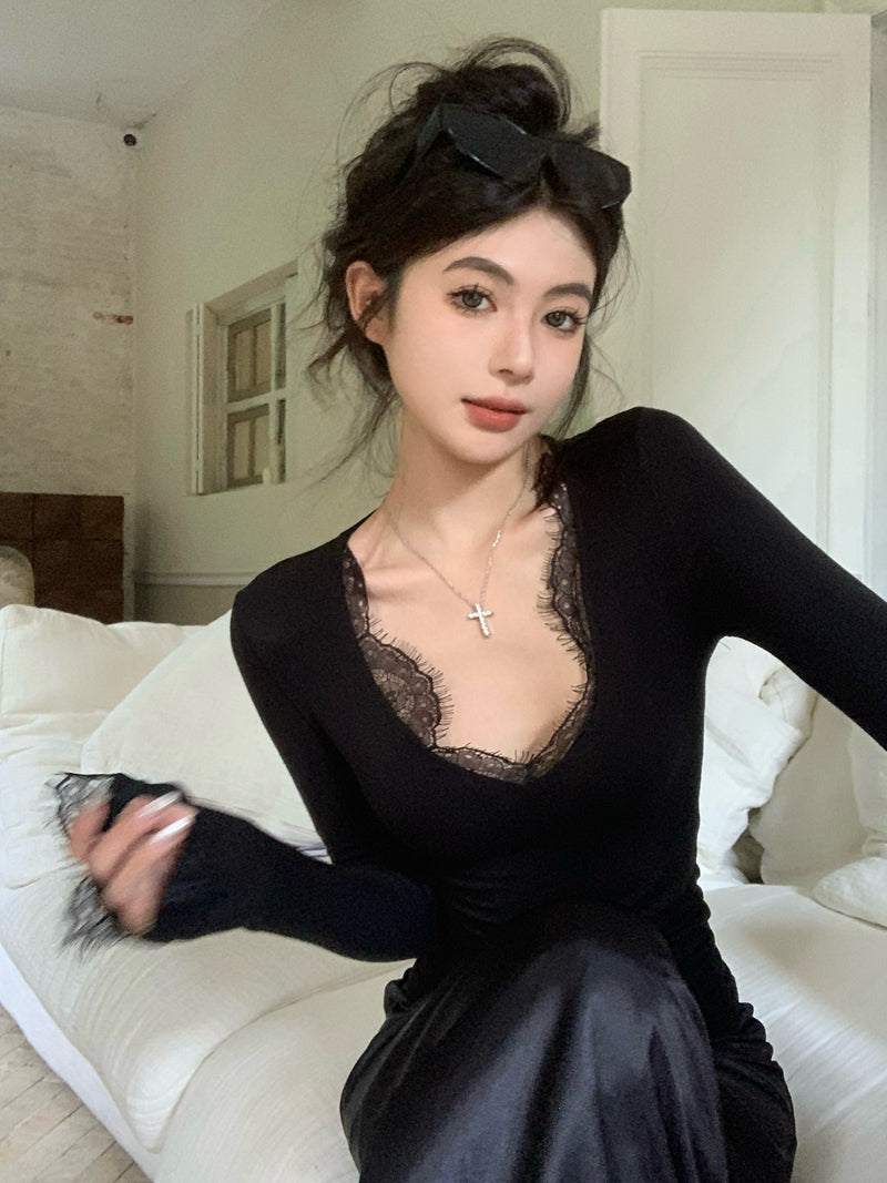 【F60673】氣質微性感・V領蕾絲內搭上衣260825