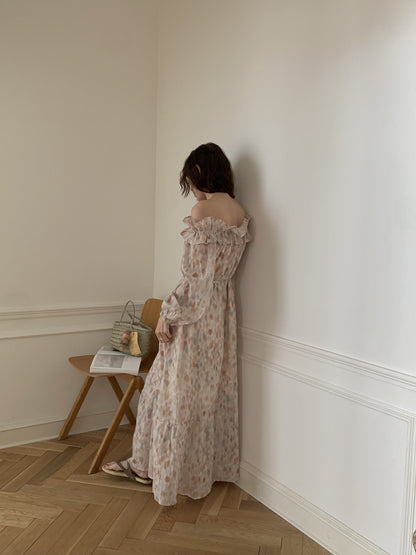 【F60658】夏日入秋度假・一字領荷葉拼接碎花長洋裝260825