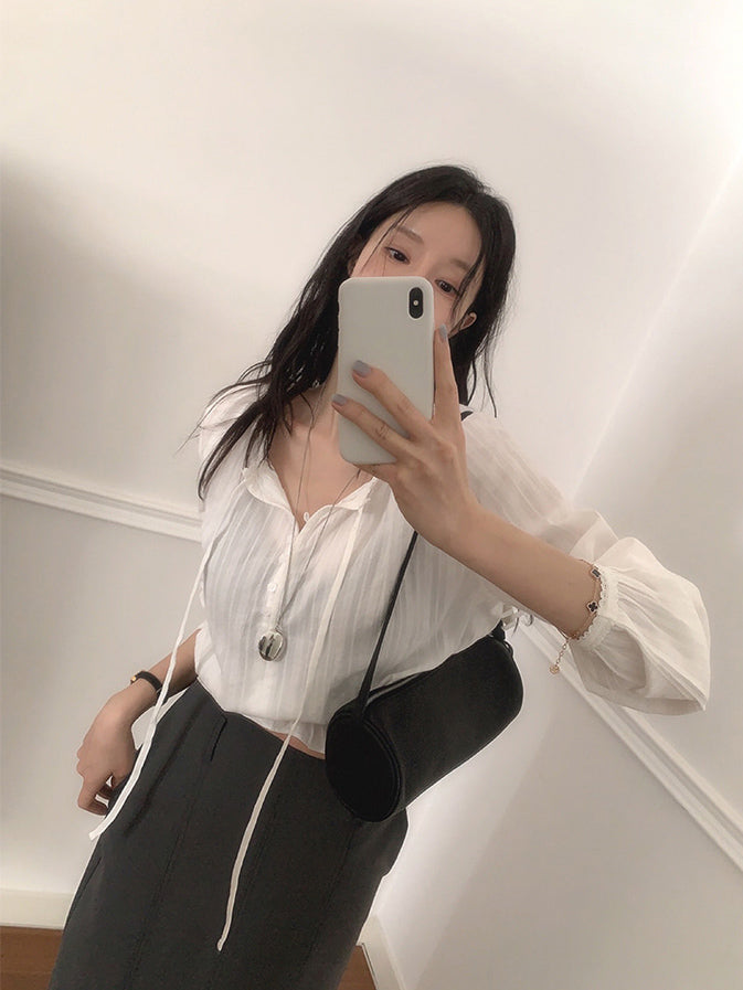 【F60683】甜美輕盈・V領蕾絲花邊縮腰綁帶棉質襯衫260825