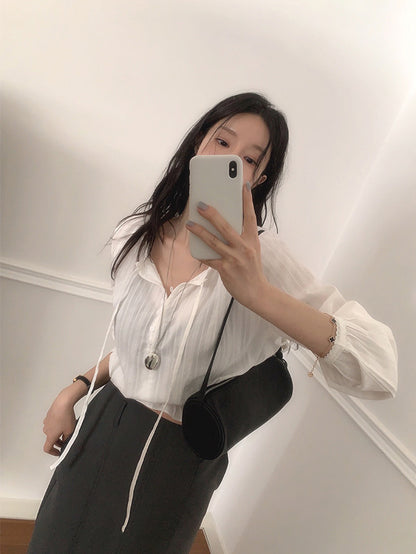 【F60683】甜美輕盈・V領蕾絲花邊縮腰綁帶棉質襯衫260825