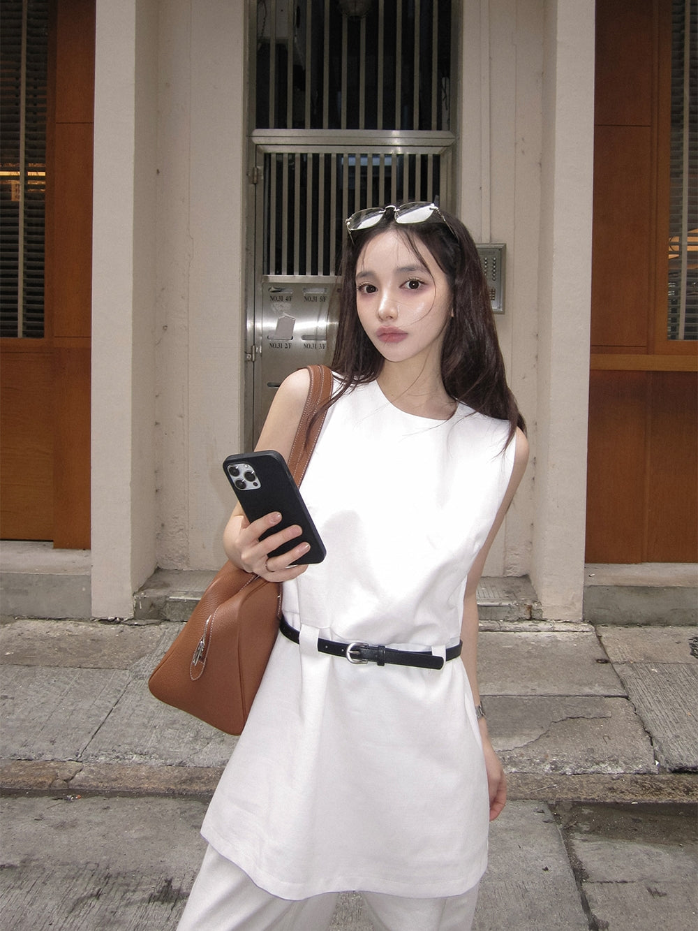 【F60597】復古極簡穿搭🖤小眾圓領無袖背心長上衣(附腰帶)260504