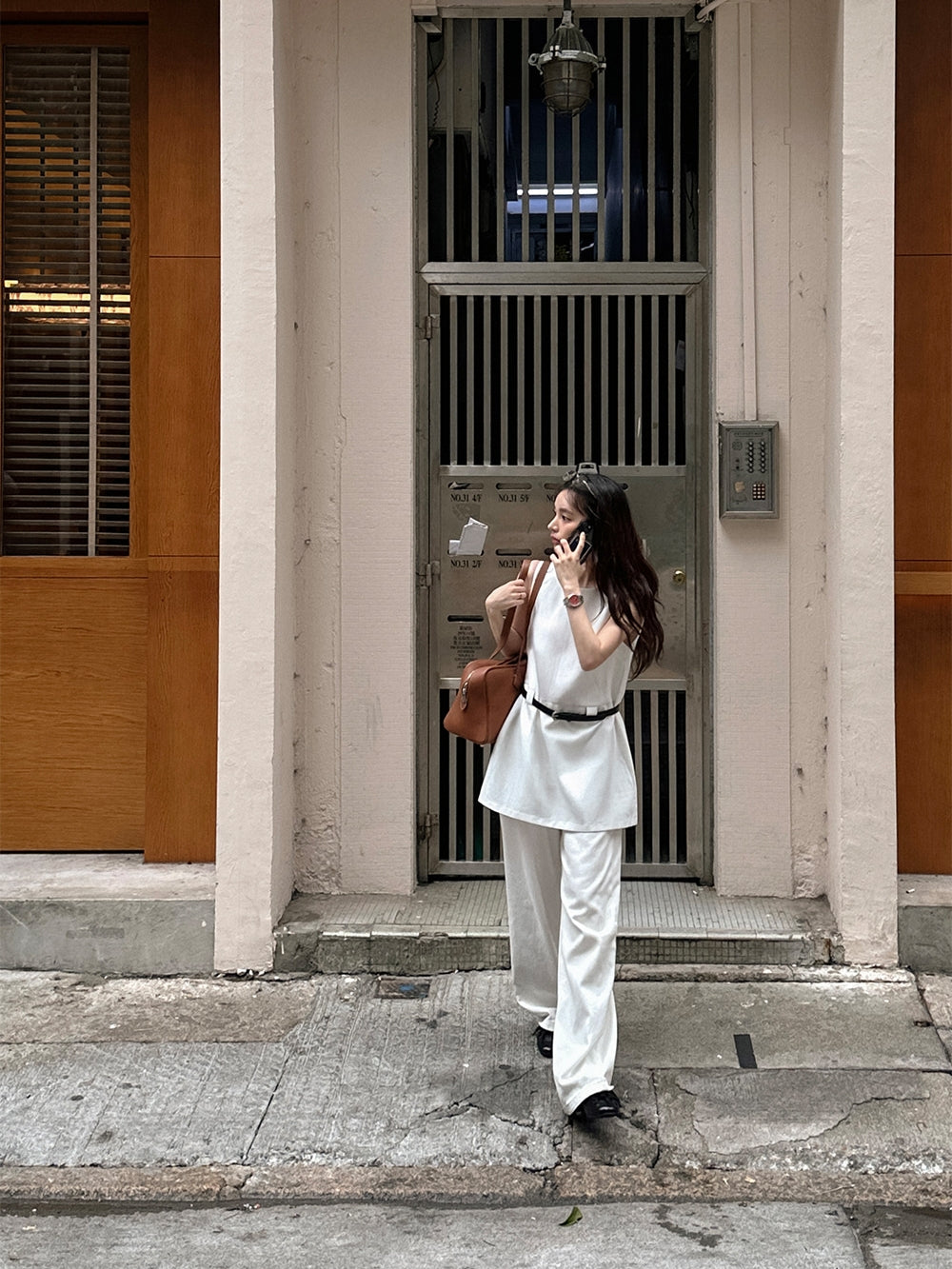 【F60597】復古極簡穿搭🖤小眾圓領無袖背心長上衣(附腰帶)260504