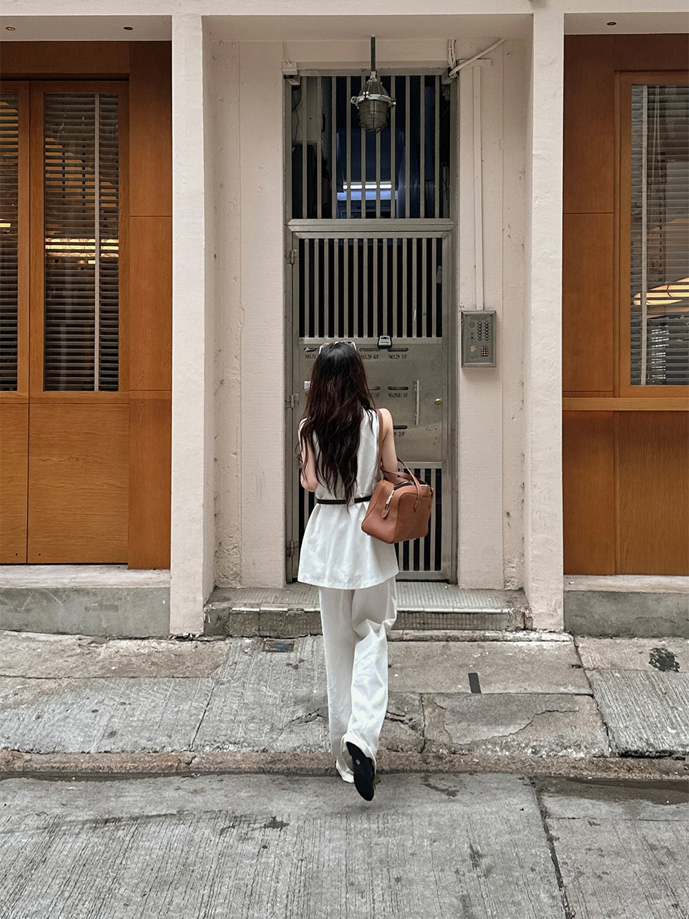 【F60597】復古極簡穿搭🖤小眾圓領無袖背心長上衣(附腰帶)260504