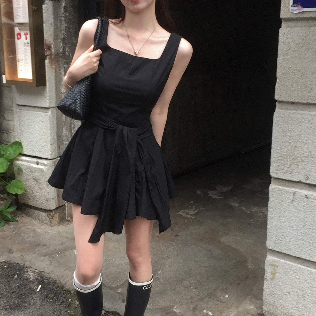 【F60574】甜美初戀感🎀前後皆可綁帶蝴蝶結氣質連身短洋裝260504