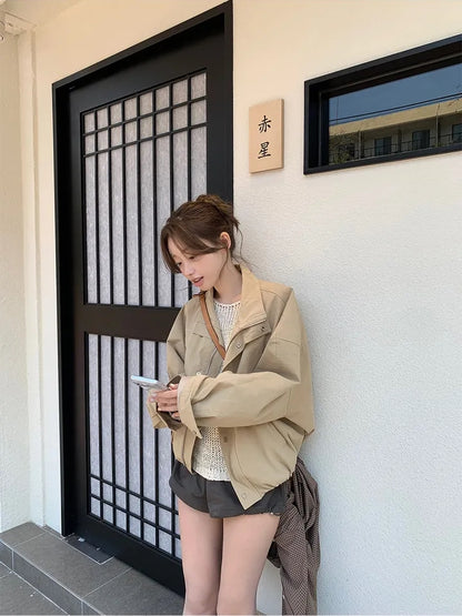 【F60704】復古率性・翻領工裝拉鍊短版夾克外套260914