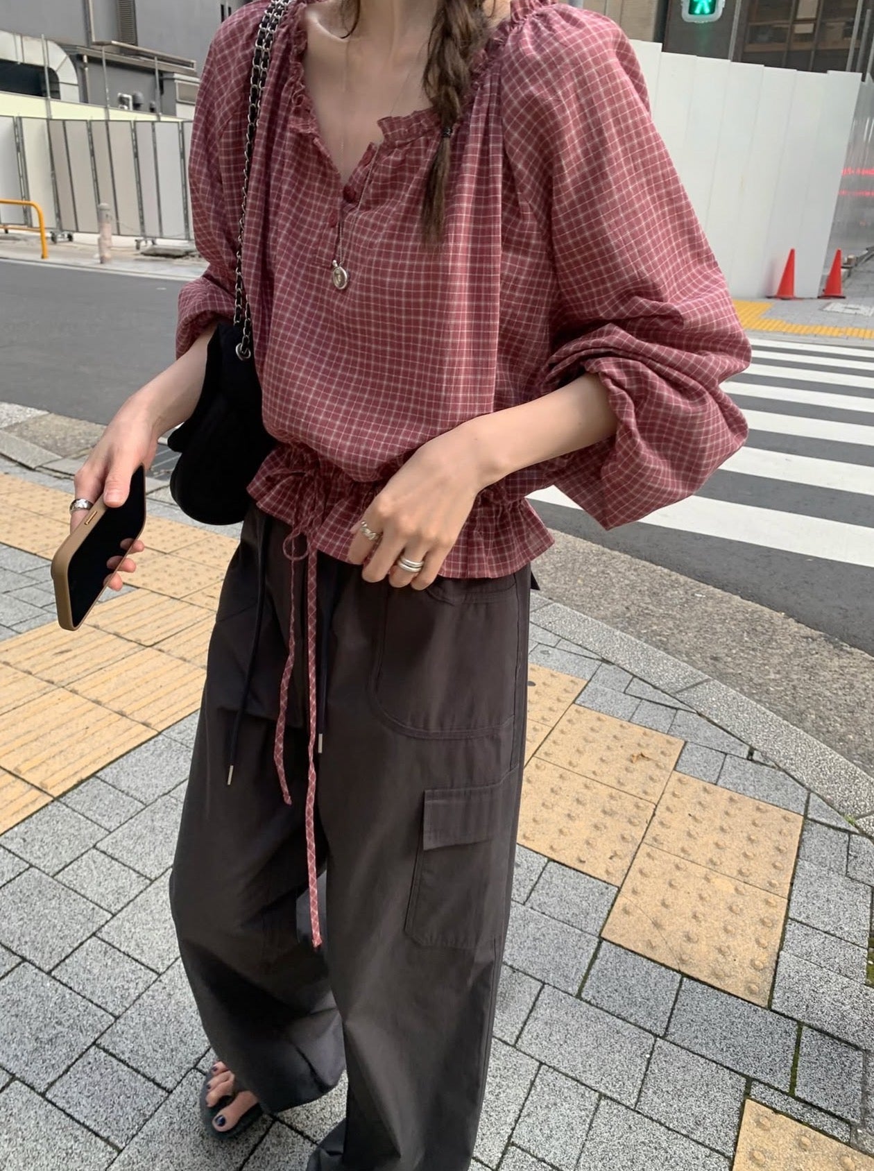 【F60672】復古輕質感・縮腰綁帶格紋長袖襯衫260825