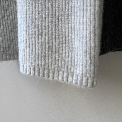 【YP680】 實拍深V慵懶毛衣＋針織長裙(含羊6%) 套裝251023