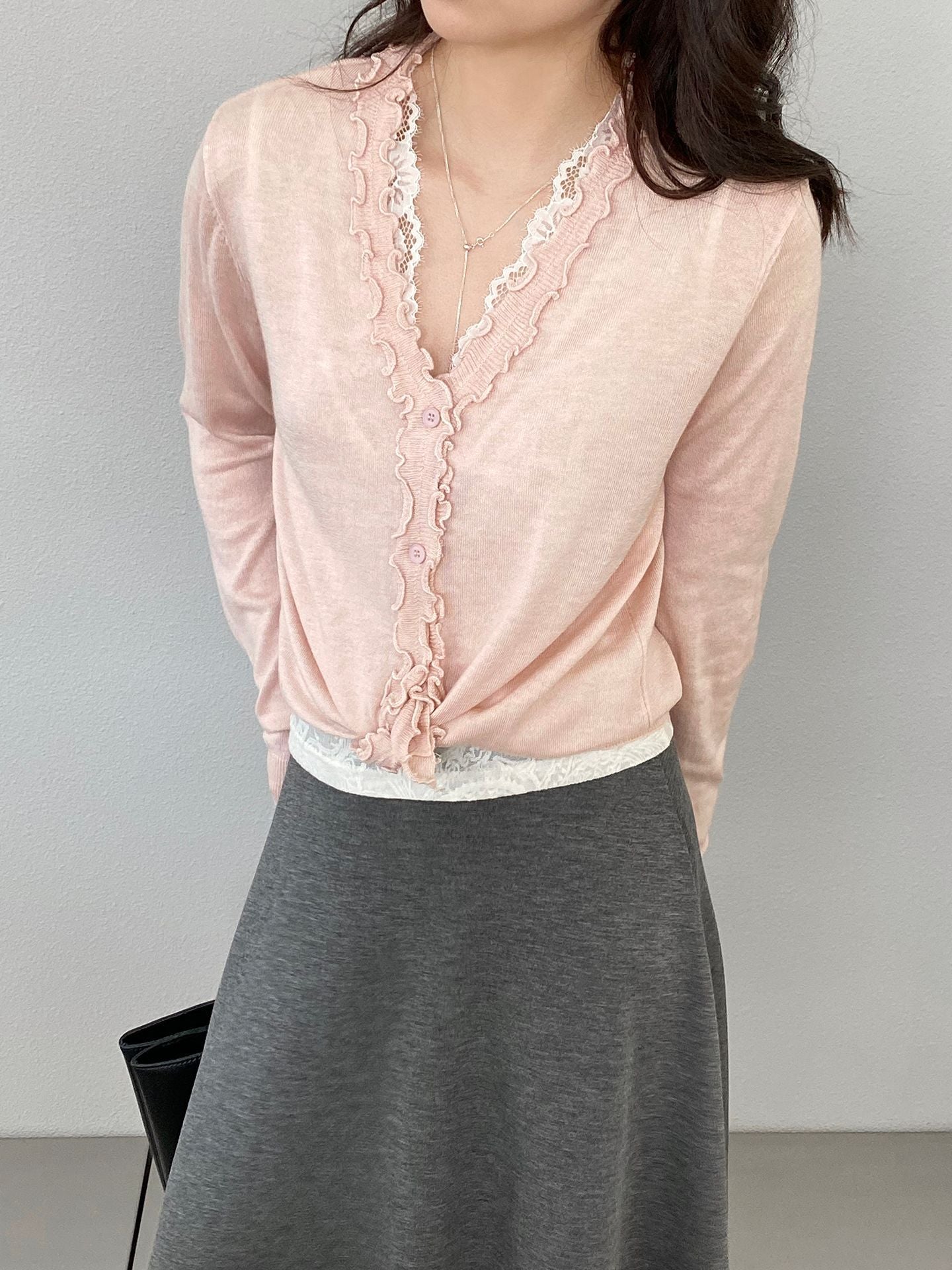 【cimz5643】韓系清新氧氣感🍃寬鬆顯瘦木耳邊V領花邊薄款針織上衣260319