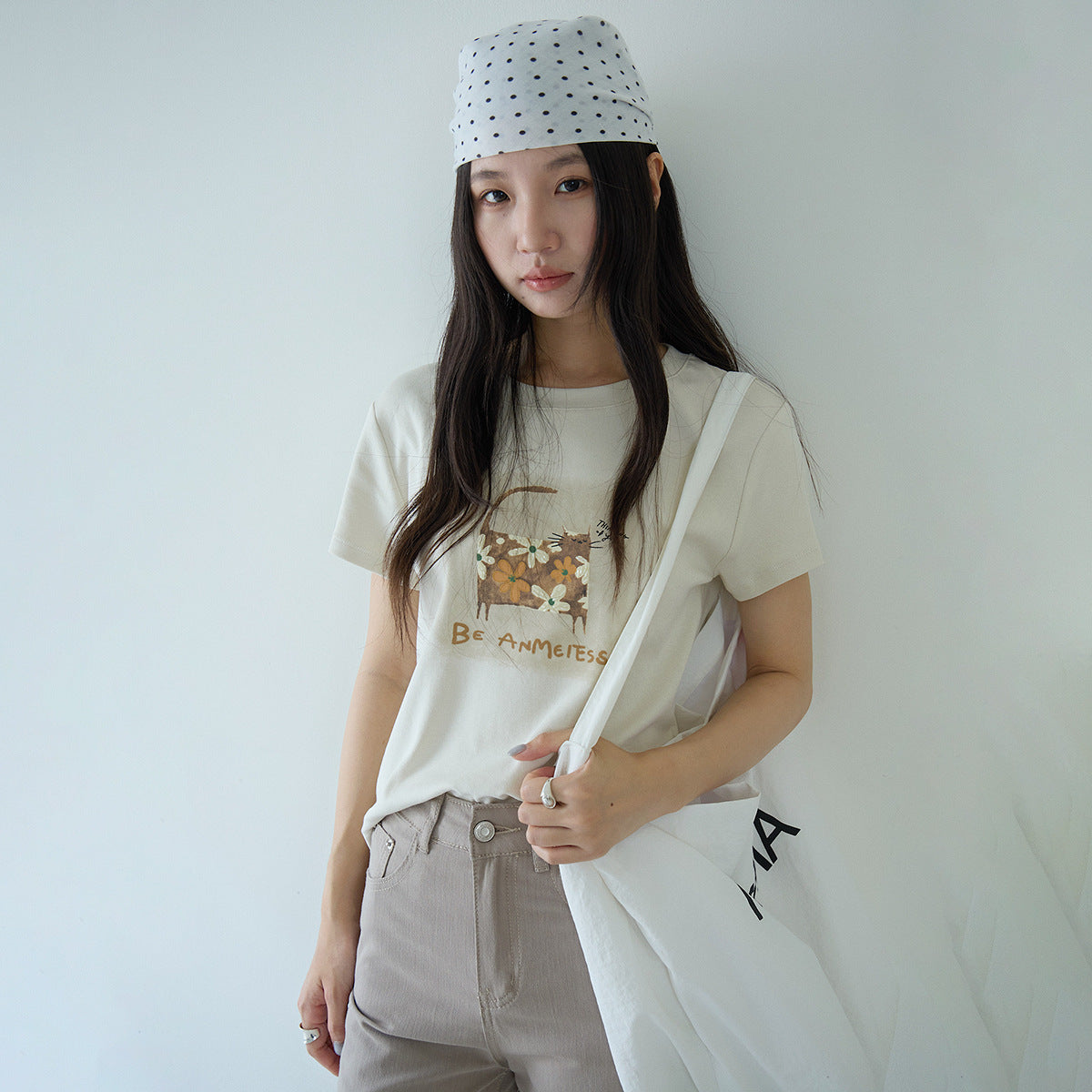 【LD11327】質感休閒款！設計感釘珠圖案印花貓咪圓領半袖/短袖上衣260615