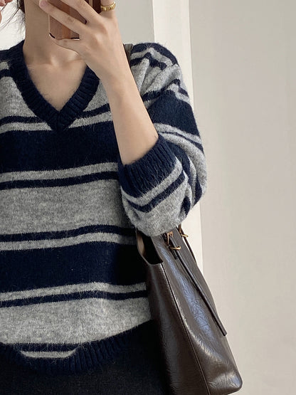 【Y25109】 實拍慵懶條紋V領毛衣＋圍巾(含羊毛3%) 251023