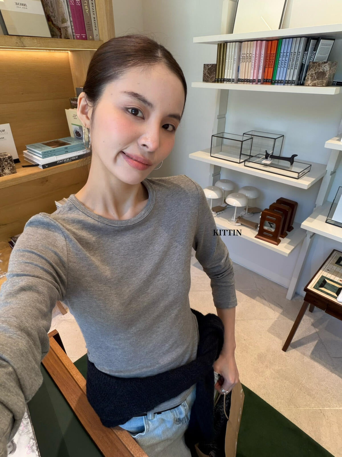 【LK3059】KITTIN 軟糯親膚・修身彈力圓領長袖T恤260921