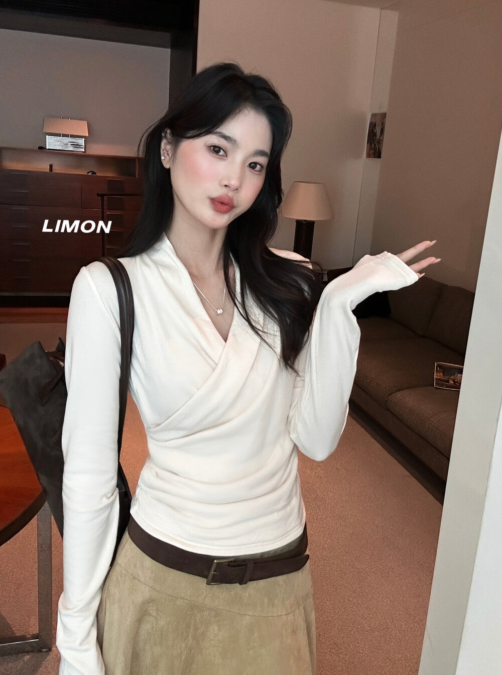 【L9312】檸檬法式簡約交叉羊絨薄绒V領長袖T恤251117