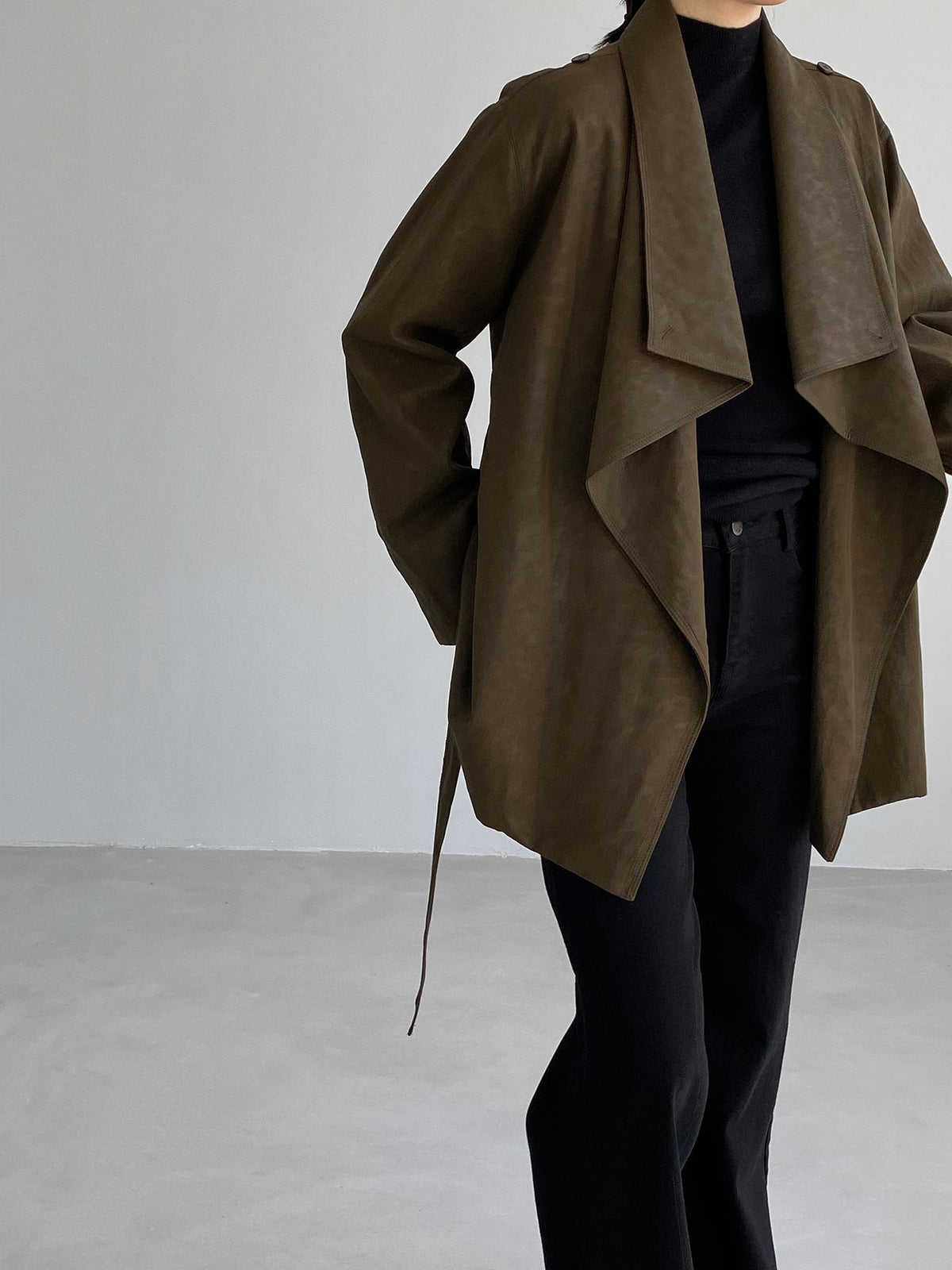 【cimzA8825】復古優雅・不規則翻領縮腰綁帶風衣外套260924
