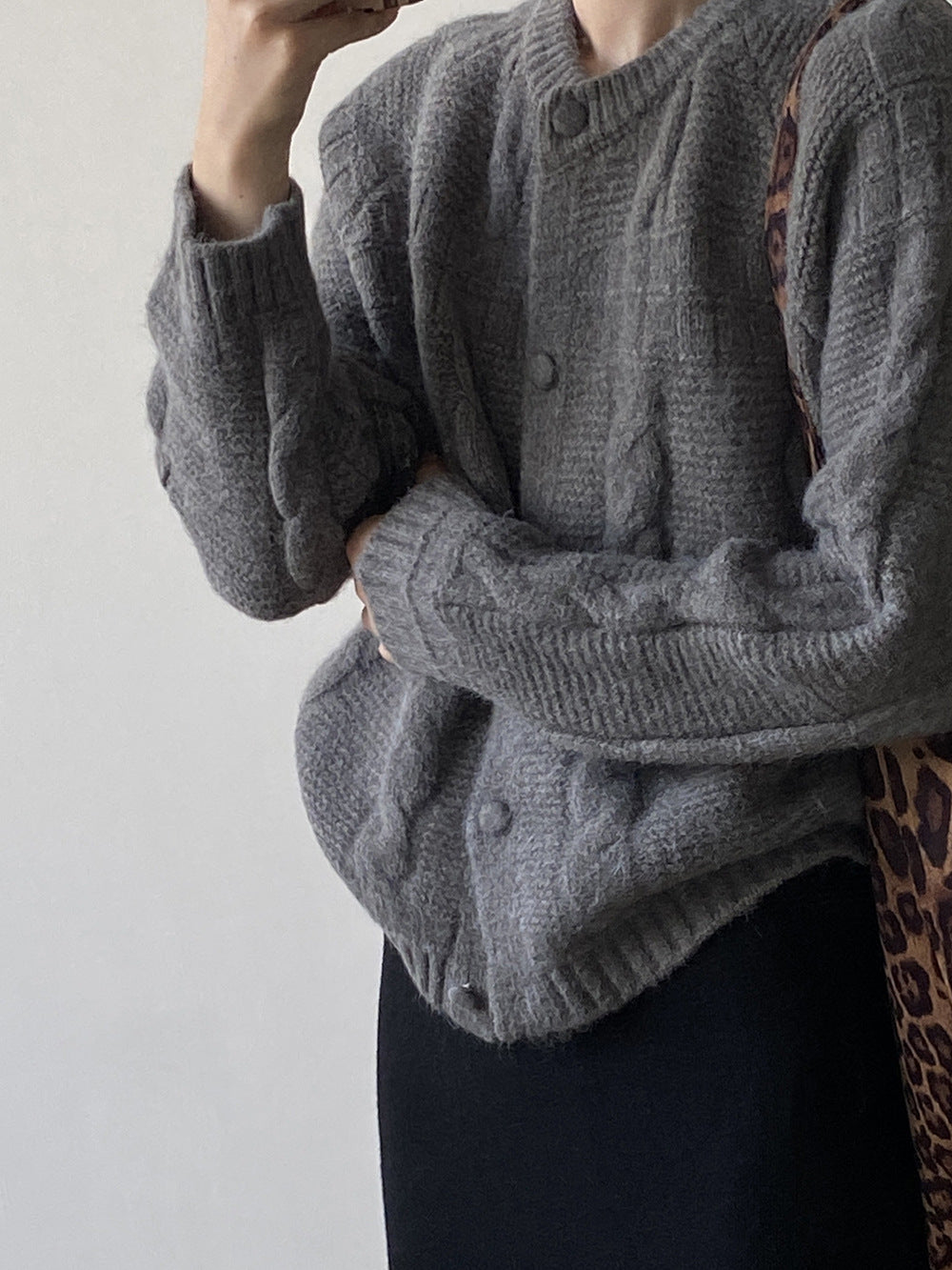 【YP2556】實拍微甜圓領包扣麻花針織外套251023