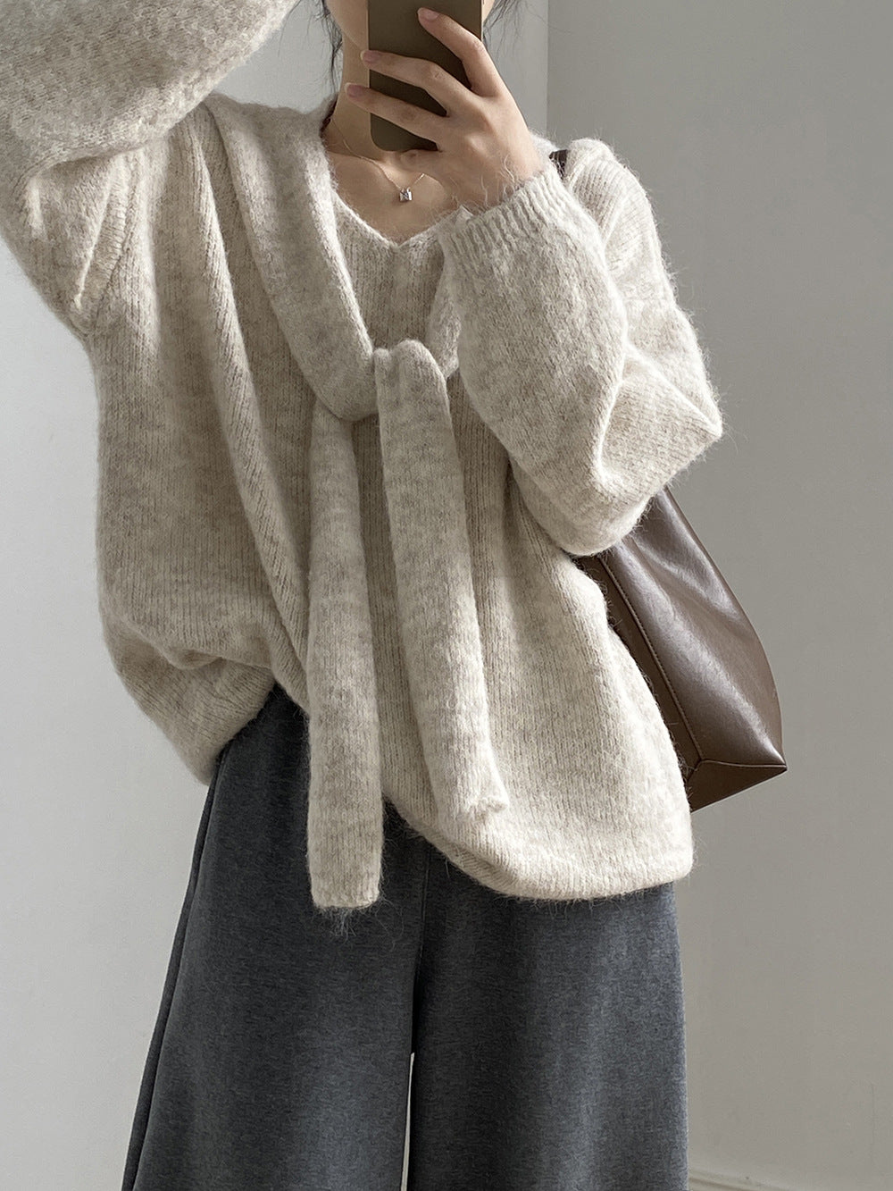 【Y25805】 實拍溫柔軟糯V領毛衣+針織披肩(含羊毛3％）251023