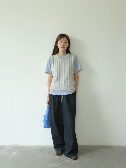 【LD2740】實拍高質感簡約坑條針織背心（羊毛33%)
250908