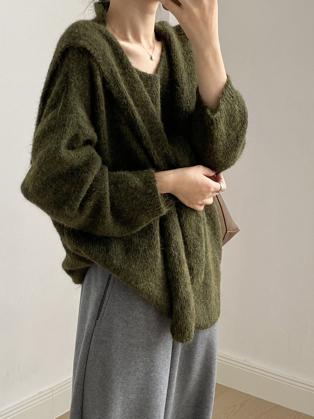 【Y25805】 實拍溫柔軟糯V領毛衣+針織披肩(含羊毛3％）251023