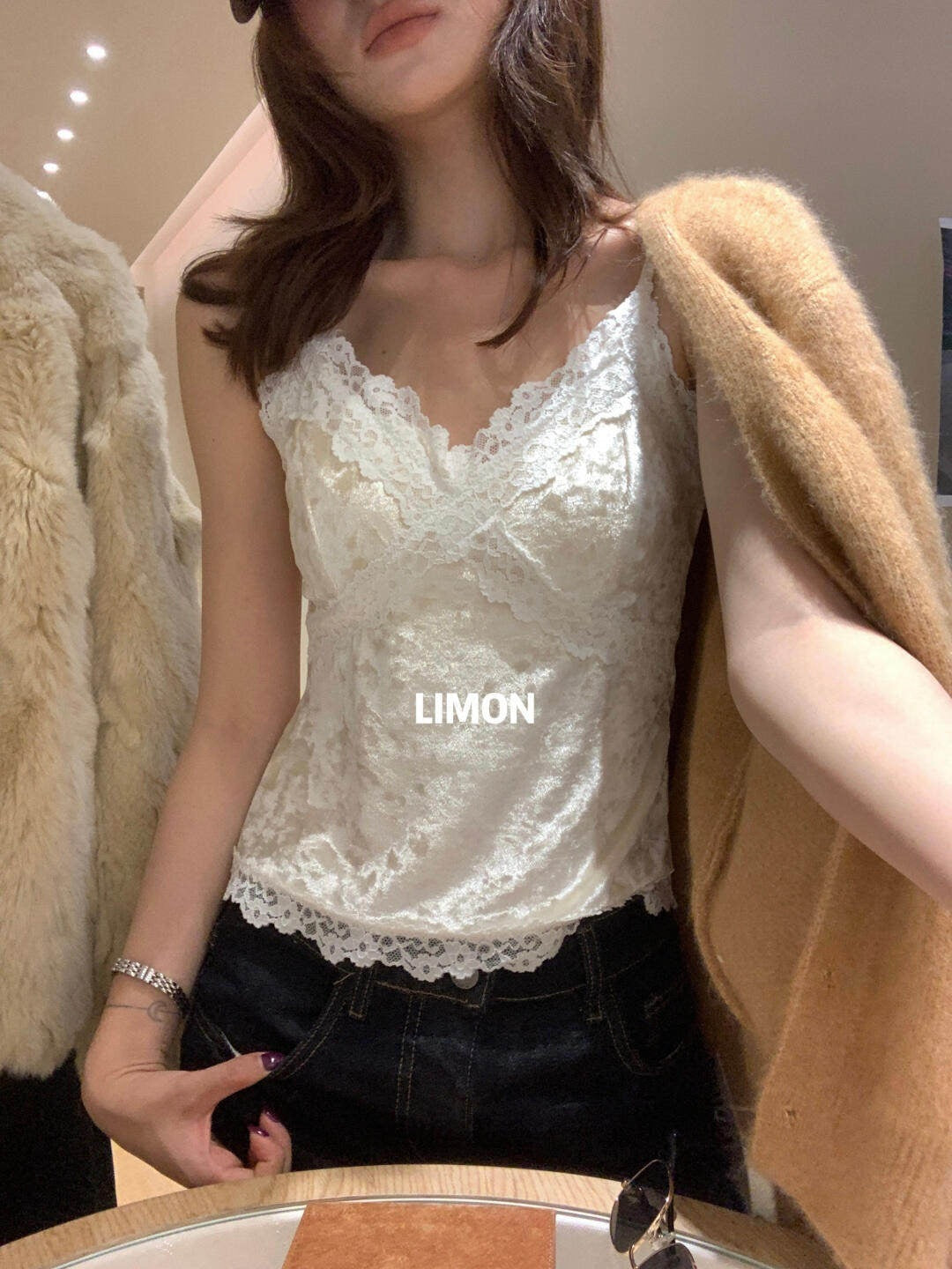 【LDTM1990】檸檬家蕾絲拼接絲絨細肩帶背心(含胸墊）261020