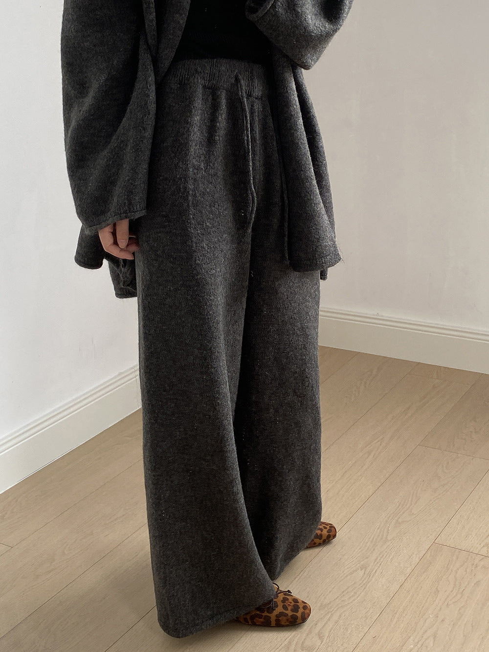 【YP1018】 實拍秋冬高級感慵懶針織開衫＋繫帶＋高腰針織闊腿褲 套裝251023