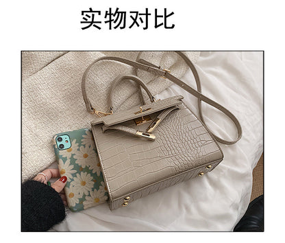 【B7814】法式質感復古石頭紋手提肩背包250514