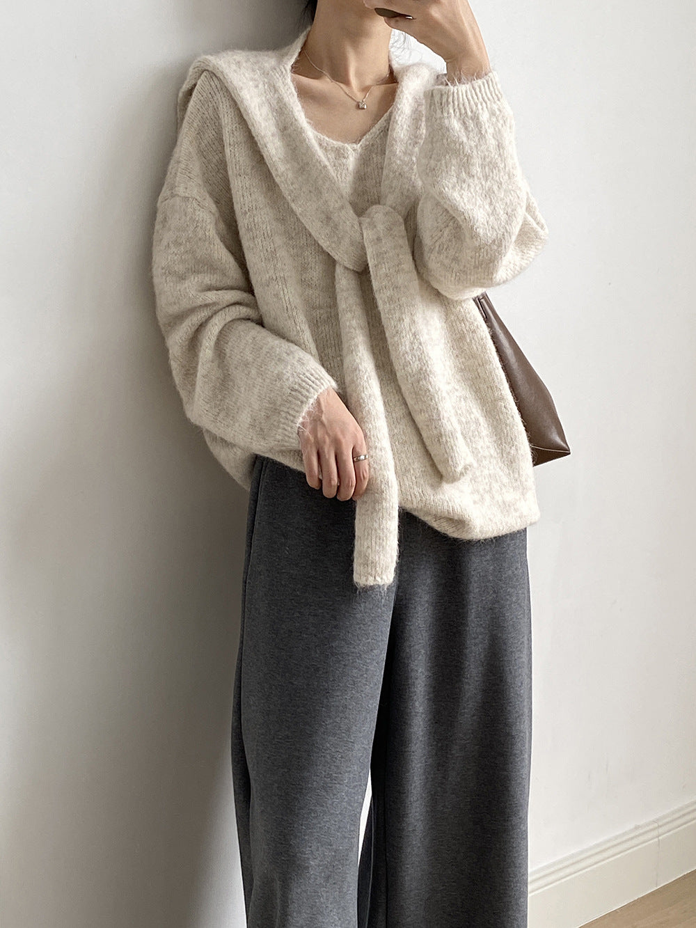 【Y25805】 實拍溫柔軟糯V領毛衣+針織披肩(含羊毛3％）251023