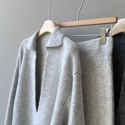 【YP680】 實拍深V慵懶毛衣＋針織長裙(含羊6%) 套裝251023