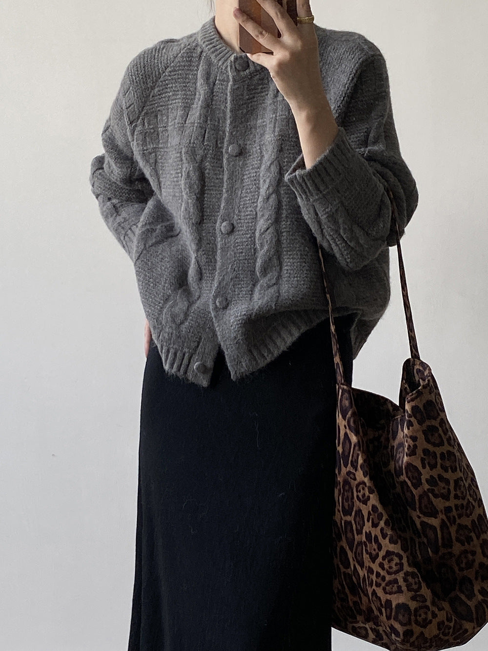 【YP2556】實拍微甜圓領包扣麻花針織外套251023