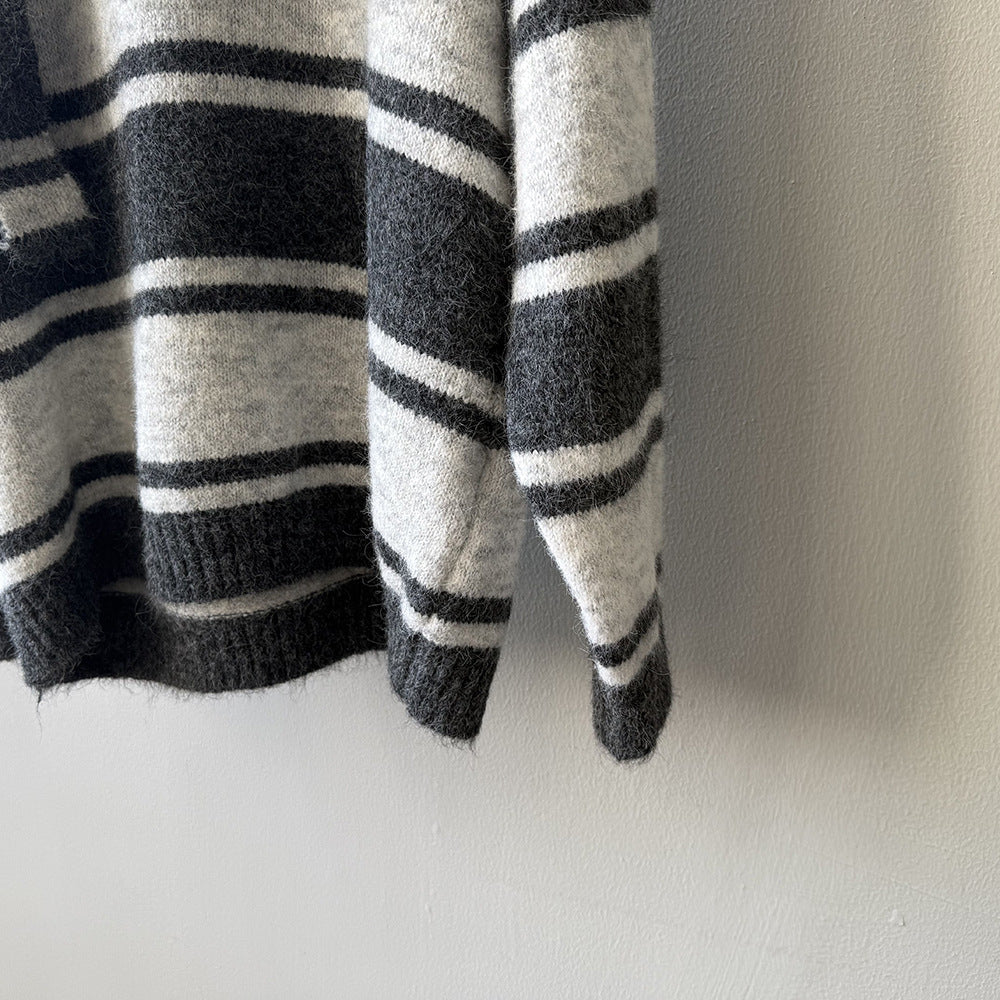 【Y25109】 實拍慵懶條紋V領毛衣＋圍巾(含羊毛3%) 251023