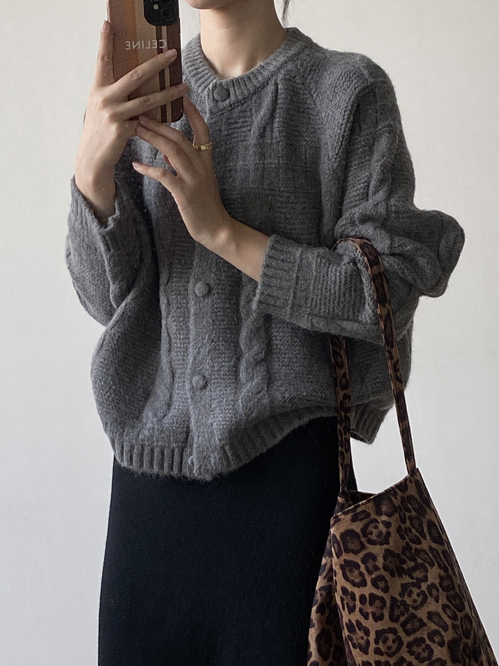 【YP2556】實拍微甜圓領包扣麻花針織外套251023