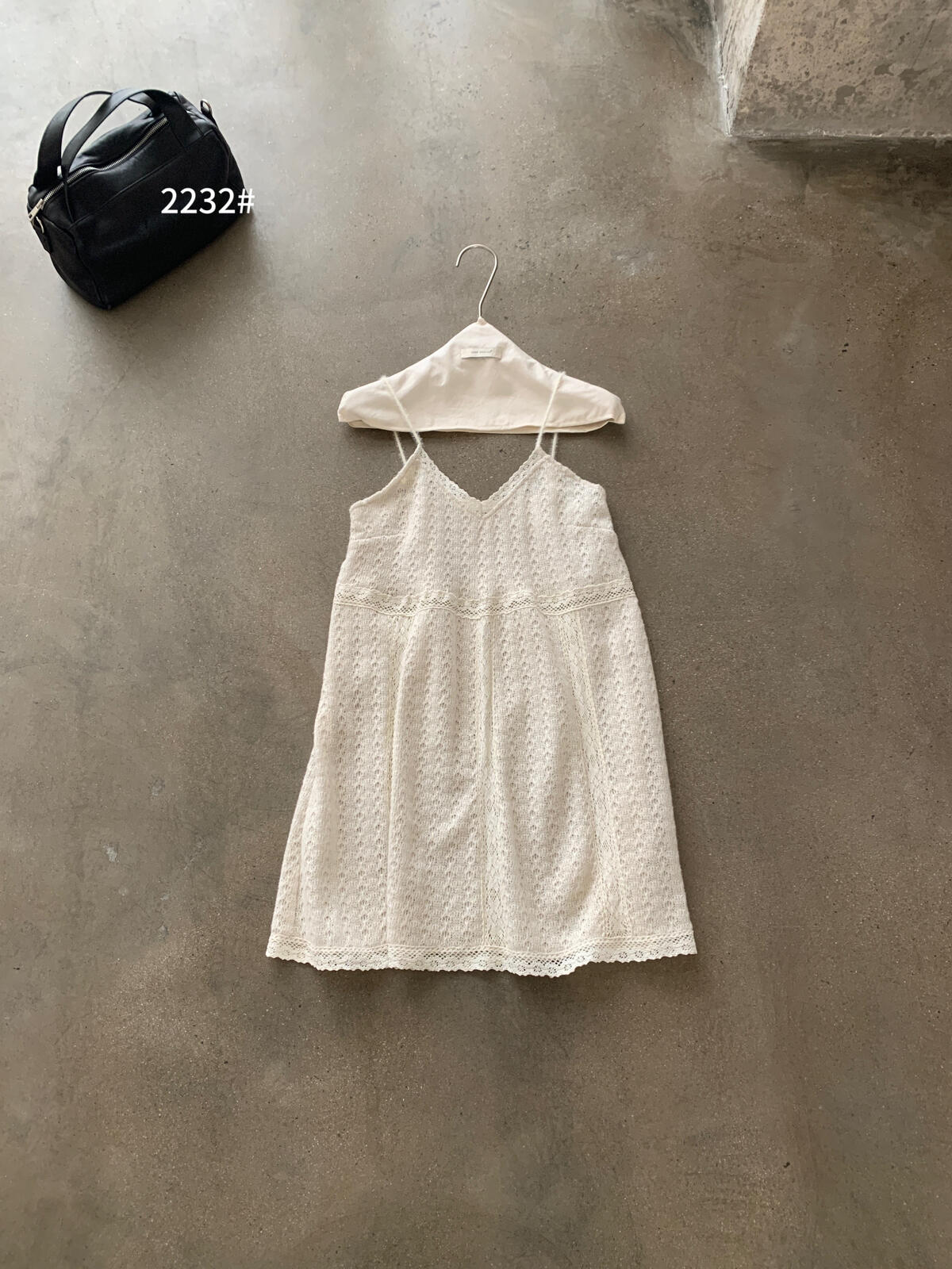 【LR2232】實拍imiss層次疊穿必備！蕾絲V領吊帶洋裝260305