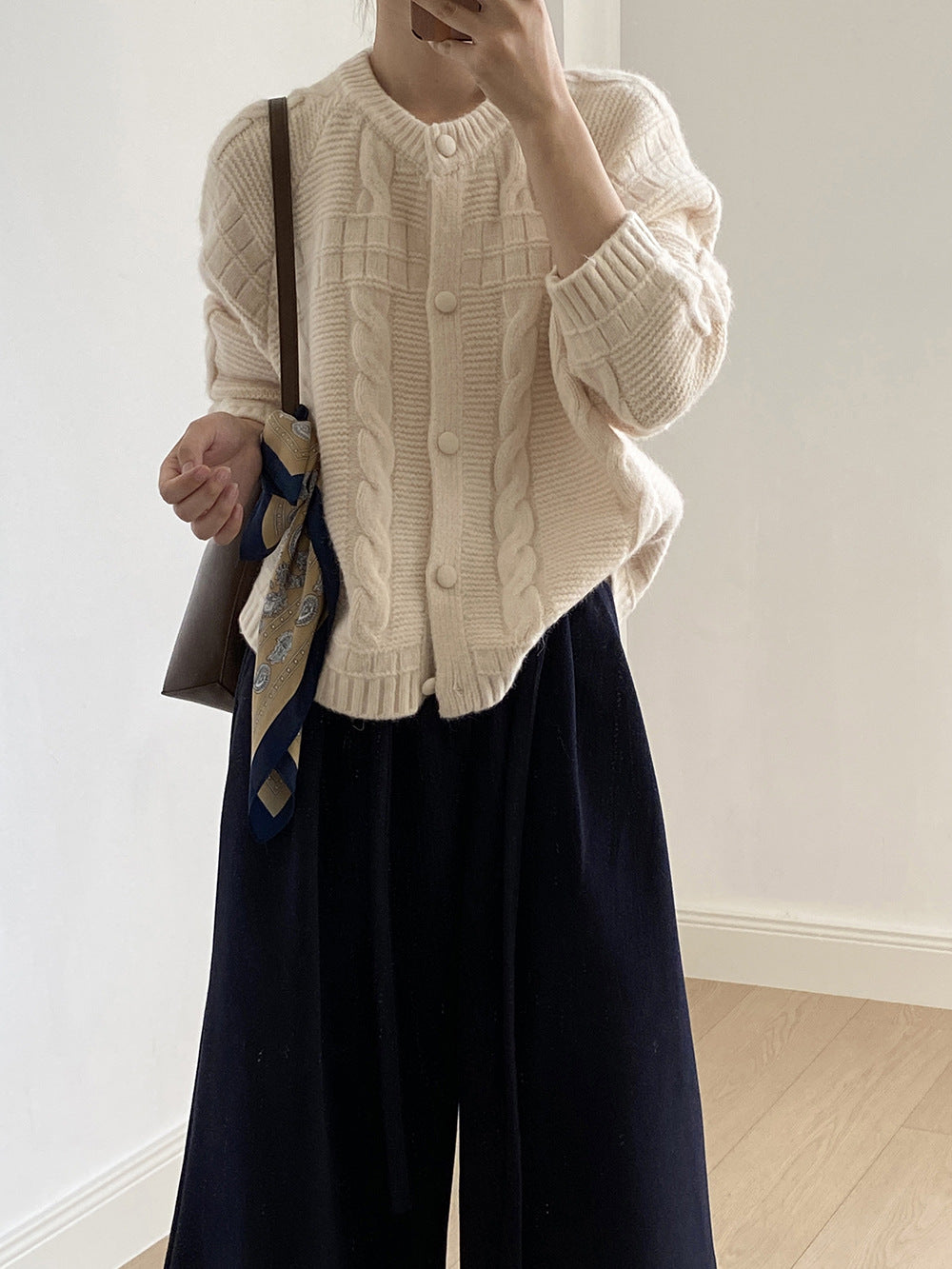 【YP2556】實拍微甜圓領包扣麻花針織外套251023