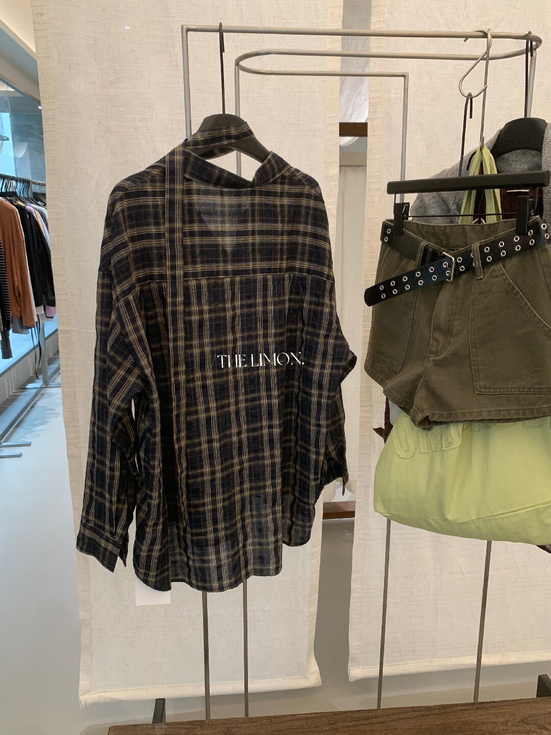 【L11002】檸檬家慵懶韓系・格紋寬鬆長袖襯衫 (附飄帶)260831