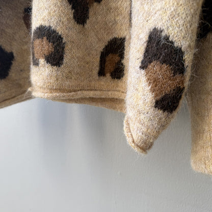 【YP2598】 實拍秋冬慵懶豹紋開衫毛衣+圍巾（含羊毛3%)251023