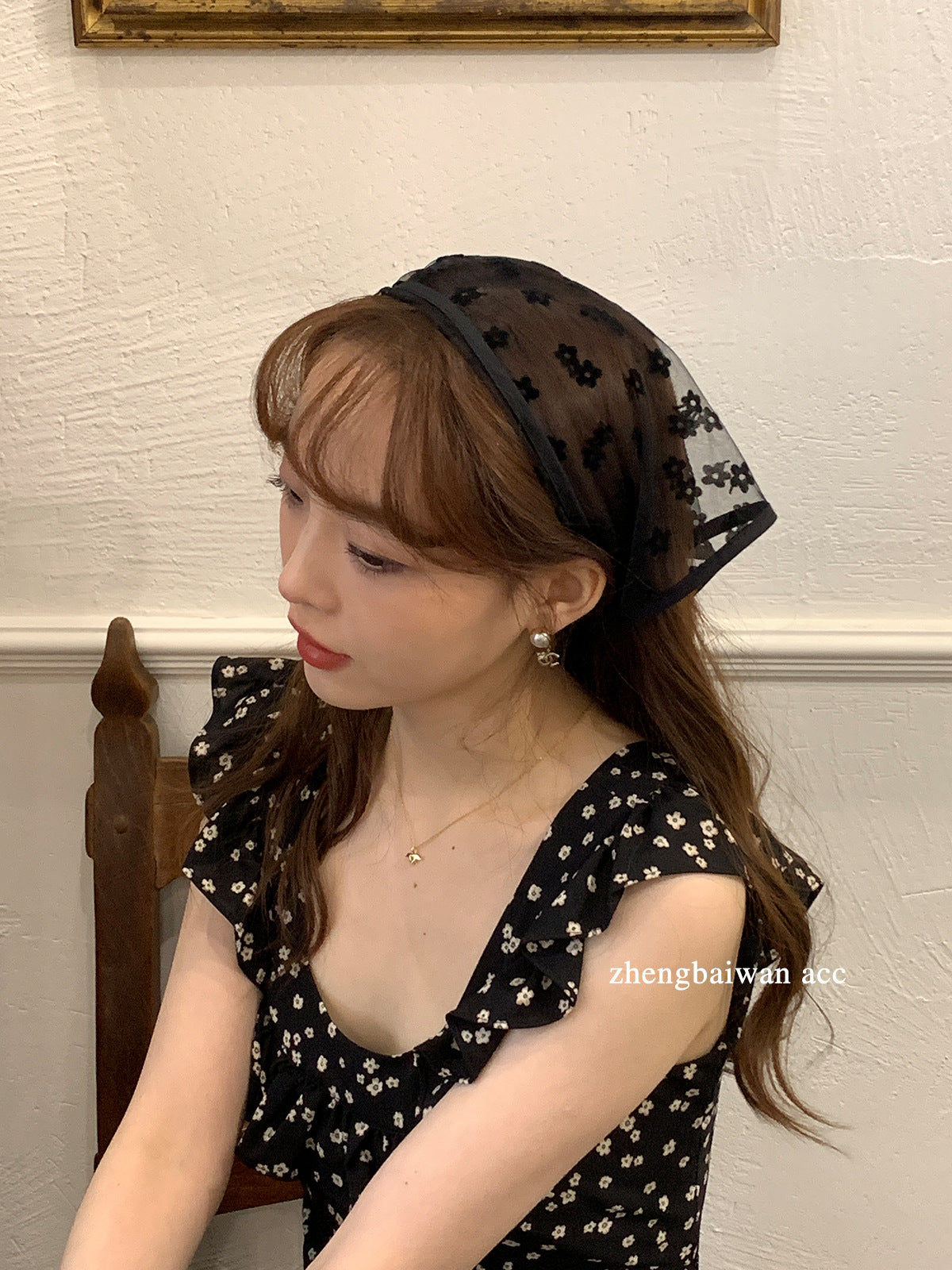 【M585】Jennie同款~復古黑色蕾絲三角巾240323