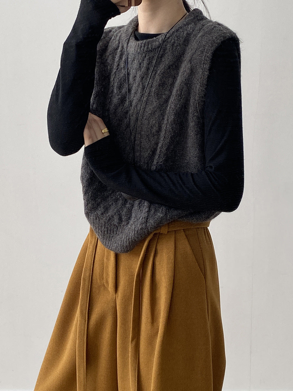 【YP2617】 實拍圓領麻花軟糯針織背心251023