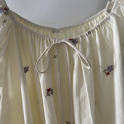 【LD11398】溫柔甜美仙女系🌸韓系氣質刺繡綁帶一字領短袖上衣/襯衫260720
