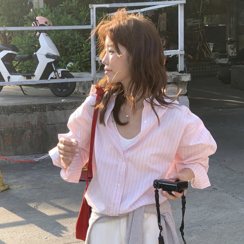 【L10122】韓系粉嫩少女感🌸慵懶風寬鬆顯瘦直條紋長袖襯衫/疊穿上衣260428