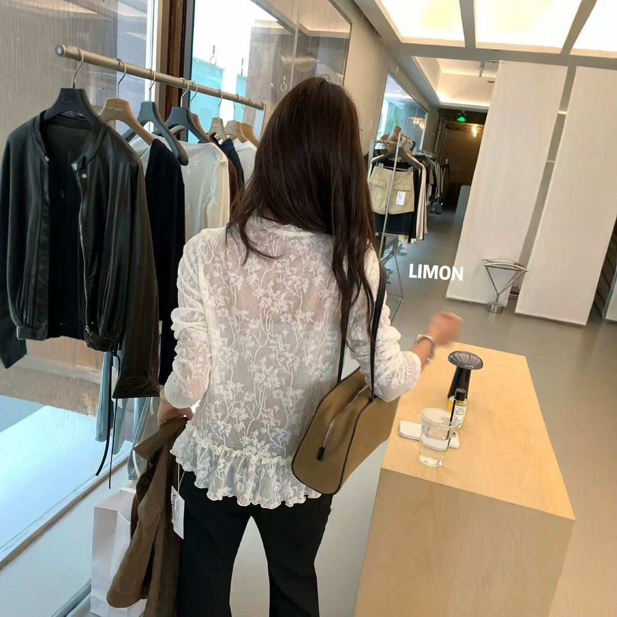 【L11206】檸檬家精緻微透・重工網紗蕾絲內搭上衣260909
