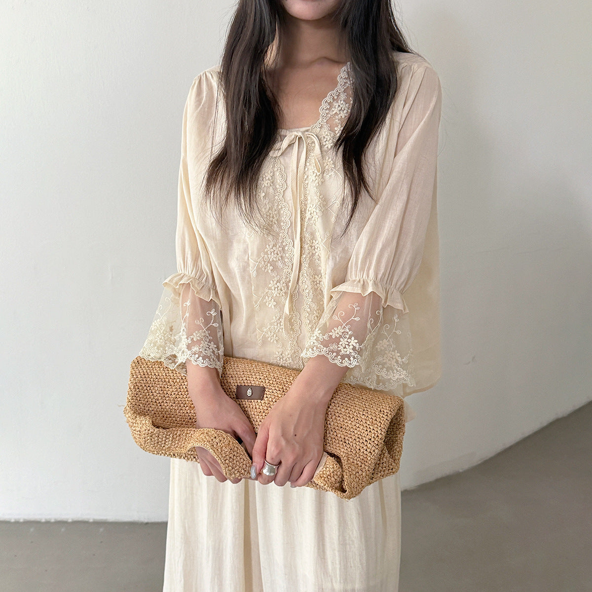 【LD11378】法式浪漫小千金🎀時尚感蕾絲花邊袖V領苧麻短袖襯衫260707