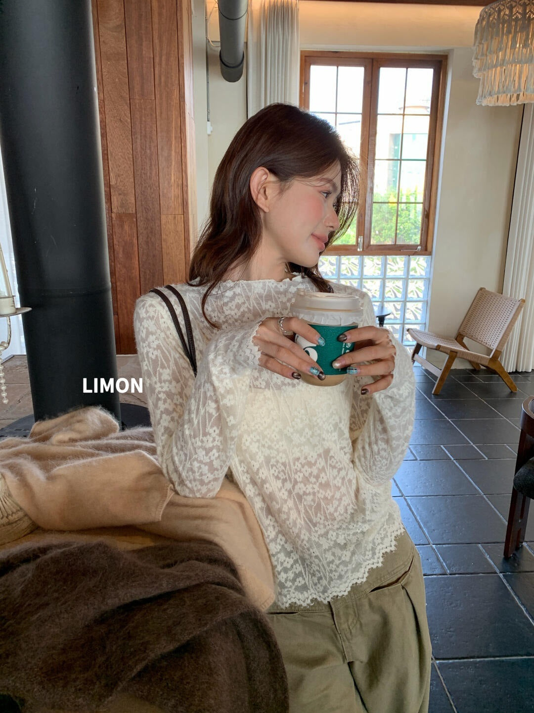 【L11371】檸檬家精緻法式・軟糯鉤花圓領長袖蕾絲上衣260916