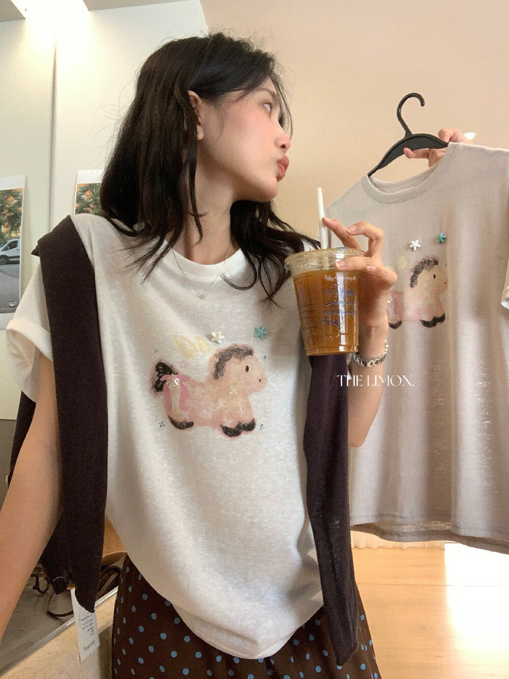 【L10362】實拍檸檬慵懶少女感必備✨精緻手工釘珠小馬印花百搭短袖T恤260408