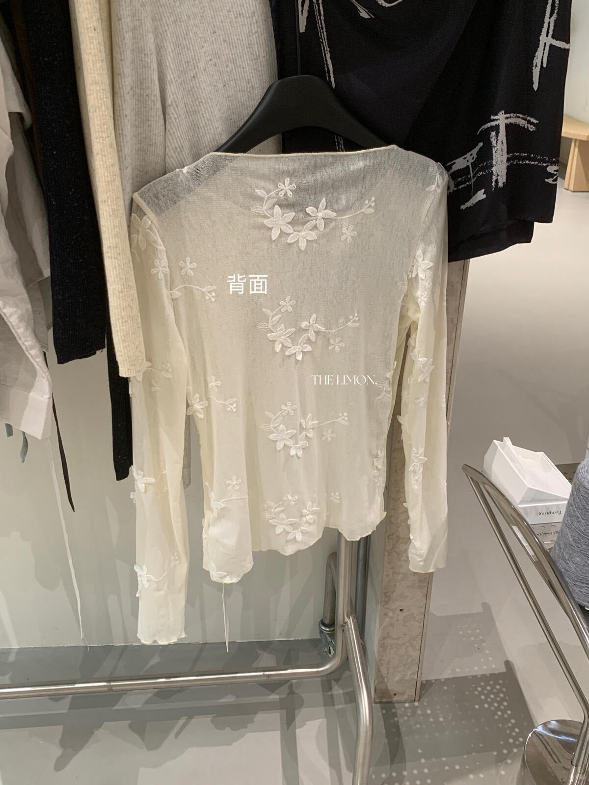 【LTM1800】檸檬早秋韓系高質感立體花朵刺繡網紗圓領長袖上衣260728